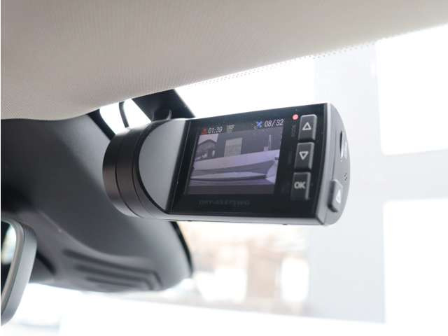 �h�C�c�̃{���{���`���[�j���O���[�J�[HEICO SPORTIV�̐��K�̔��X���t���ƈ��m���ɂ�HEICO SPORTIV�v���~�A���p�[�g�i�[KANTO / TOKAI�Ƃ��ĉ^�c�����Ă��܂��B