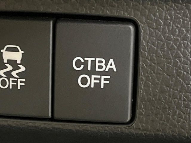 �y�V�e�B�u���[�L�A�N�e�B�u�V�X�e���z�ᑬ���s���ɑO���̎ԗ�����F�����A�Փ˂������Ȏ��͌x��ƃu���[�L�ŏՓˉ���Ɣ�Q�y�����A�V�X�g�B�����S�Ƀh���C�u�����y���݂��������܂��B