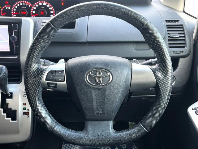 �y�����v�����X�e�A�����O�z�㎿�Ȋv���g�p���邱�ƂŁA��ɂ����������݂ƂĂ��^�]���₷���n���h���ł���