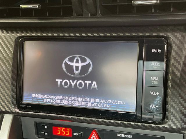 �y�����i�r�z�l�C�̏����i�r�𑕔����Ă���܂��B�i�r�̎g���₷���͂������A�I�[�f�B�I�@�\���[��!�L�����v�◷�s�͂������A�ʋ΂┃�����ȂǕ��i�̃h���C�u���y�����Ȃ�͂���