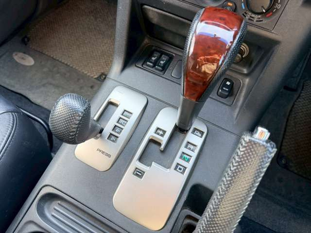 �C�ɂȂ邨�Ԃ�����܂�����E�̓d�b�ԍ����璼�ڂ��X�ɂ��₢���킹���������B�x�����@����ԗ����A��Ԃ܂łȂ�ł������������Ē����܂��B�X�^�b�t�ꓯ���A�����҂����Ă���܂��B