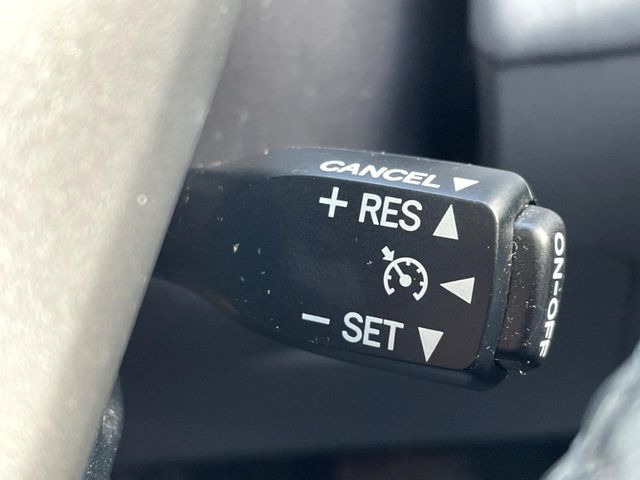 �y�N���[�Y�R���g���[���z�������H�����N���N���s�B�A�N�Z���𗣂��Ă���葬�x�ő��s���ł��A�������^�]���̕��S���y��!�����E�������ȒP�ȃX�C�b�`����Œ����ł��܂��B