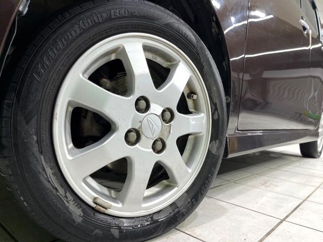 �y����14�C���`�A���~�z�C�[���z�O�ςɃ}�b�`���������A���~�z�C�[���𑕒����Ă���܂��B�e��ЊO�A���~�z�C�[����A�X�^�b�h���X�^�C�����戵�����Ă���܂��B���񂲑��k����������