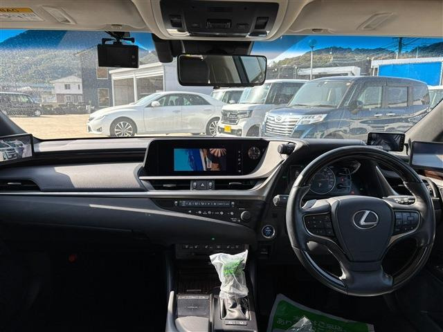 ES300h バージョンL