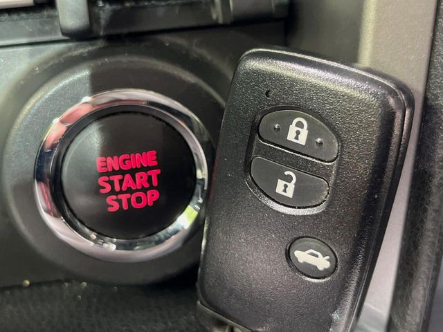 �y�X�}�[�g�L�[�z�J�o����|�P�b�g�ɓ��ꂽ�܂܂ł��h�A�̎{���E�������\�ȃX�}�[�g�L�[�𑕔��B�G���W���̃I���E�I�t�����J�M�����o���K�v����������Ƃ��Ă��֗��ł���