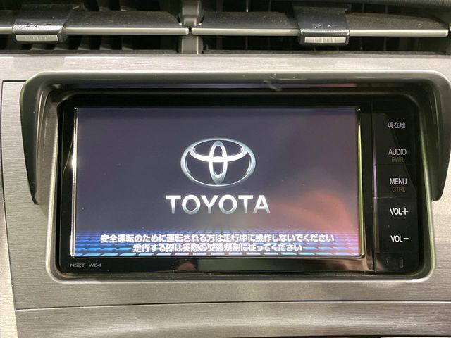 �y�����i�r�z�l�C�̏����i�r�𑕔����Ă���܂��B�i�r�̎g���₷���͂������A�I�[�f�B�I�@�\���[��!�L�����v�◷�s�͂������A�ʋ΂┃�����ȂǕ��i�̃h���C�u���y�����Ȃ�͂���