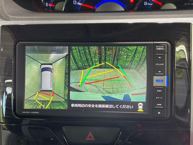 �y�p�m���}���j�^�[�z��p�̃J�����ɂ��A�ォ�猩���낵���悤�Ȏ��_��360�x�N���}�̎��͂��m�F���邱�Ƃ��ł��܂������p�������m�F���₷���A�����ꏊ�ł̐؂�Ԃ��⒓�Ԃ��X���[�Y�ɍs���܂��B