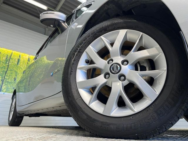 �y����15�C���`�A���~�z�C�[���z�O�ςɃ}�b�`���������A���~�z�C�[���𑕒����Ă���܂��B�e��ЊO�A���~�z�C�[����A�X�^�b�h���X�^�C�����戵�����Ă���܂��B���񂲑��k����������