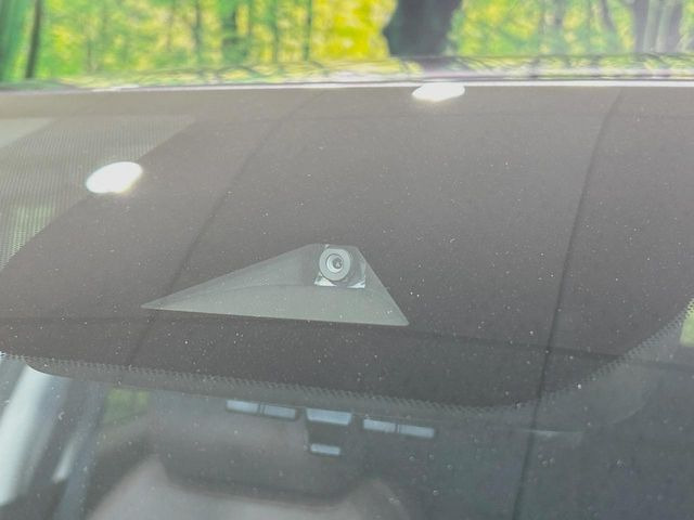 �y�C���e���W�F���g�G�}�[�W�F���V�[�u���[�L�z�t�����g�J�����őO���̎ԗ�����s�҂����m�B�Փ˂������Ȏ��͏Փ˔�Q�y���u���[�L���쓮�A�Փˉ�����T�|�[�g�B�����S�Ƀh���C�u�����y���݂��������܂��B