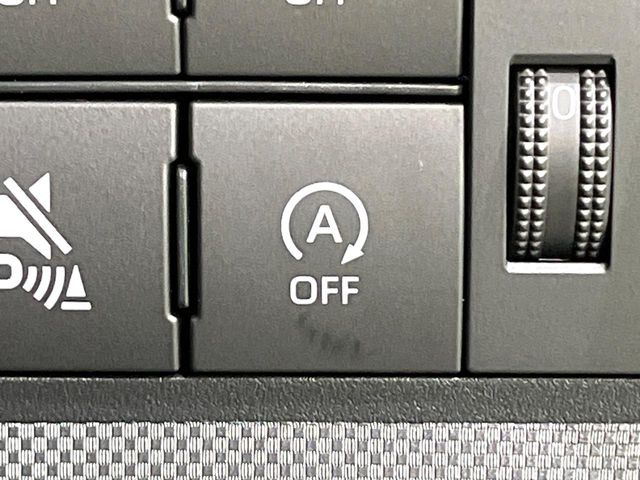 �y�A�C�h�����O�X�g�b�v�z�ԐM����a�؂Œ�Ԃ����ۂɃG���W�����~���A���ʂȔR���̏����}���܂��B�R��������ی�ɂȂ���@�\��G���W���̓u���[�L�𗣂��΍Ďn�����܂��B