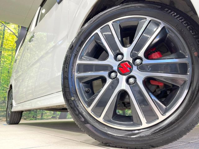 �y����15�C���`�A���~�z�C�[���z�O�ςɃ}�b�`���������A���~�z�C�[���𑕒����Ă���܂��B�e��ЊO�A���~�z�C�[����A�X�^�b�h���X�^�C�����戵�����Ă���܂��B���񂲑��k����������