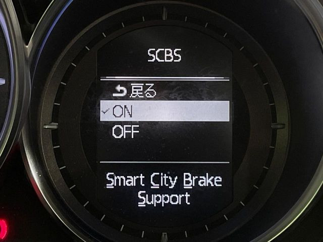 �y�X�}�[�g�V�e�B�u���[�L�T�|�[�g�z�ᑬ���s���ɑO���̎ԗ�����F�����A�Փ˂������Ȏ��͌x��ƃu���[�L�ŏՓˉ���Ɣ�Q�y�����A�V�X�g�B�����S�Ƀh���C�u�����y���݂��������܂��B