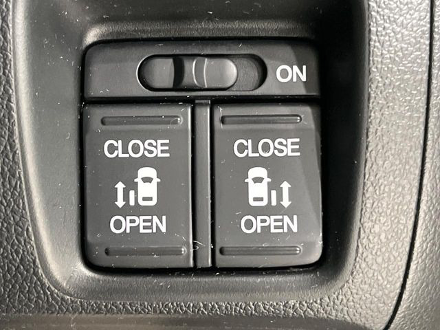 �y�����p���[�X���C�h�h�A�z�X�}�[�g�L�[��^�]�Ȃ̃X�C�b�`�Ō�ȗ����X���C�h�h�A�̊J���\���d��������͂����ăh�A���J����K�v�������A�����Ȃ��q�l�ł��ȒP�ɊJ���߂ł����K�ł���