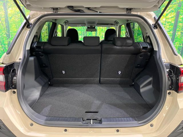 ���i�̂���������ʋ΁A���}���ɏ\���ȉ׎��X�y�[�X���m�ۂ��Ă���܂��B�Z�J���h�V�[�g��|���ƁA�傫�ȉו��̐ύڂ��\�ł���