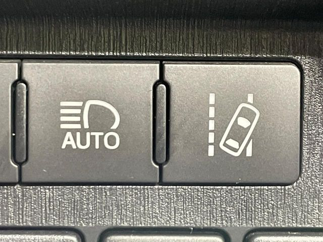 �y�v���N���b�V���Z�[�t�e�B�z�O���̎ԗ��������m���A�Փ˂������Ȏ��͌x��Œ��ӂ𑣂��A�u���[�L�𓥂ޗ͂��T�|�[�g�B�u���[�L�𓥂߂Ȃ������ꍇ�͏Փ˔�Q�y���u���[�L���쓮�A�Փˉ�����T�|�[�g���܂��B