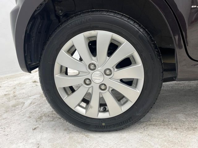 �y����14�C���`�A���~�z�C�[���z�O�ςɃ}�b�`���������A���~�z�C�[���𑕒����Ă���܂��B�e��ЊO�A���~�z�C�[����A�X�^�b�h���X�^�C�����戵�����Ă���܂��B���񂲑��k����������