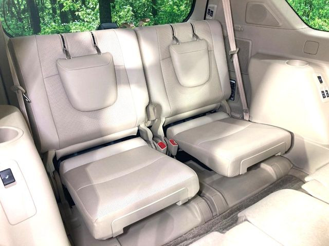 3列目シートはもちろん状態良好☆大人でもゆったりと座って頂けますので、大人数でのお出かけもラクラクです♪ご家族で、気の知れた仲間で、ドライブに行くのが楽しみですね♪