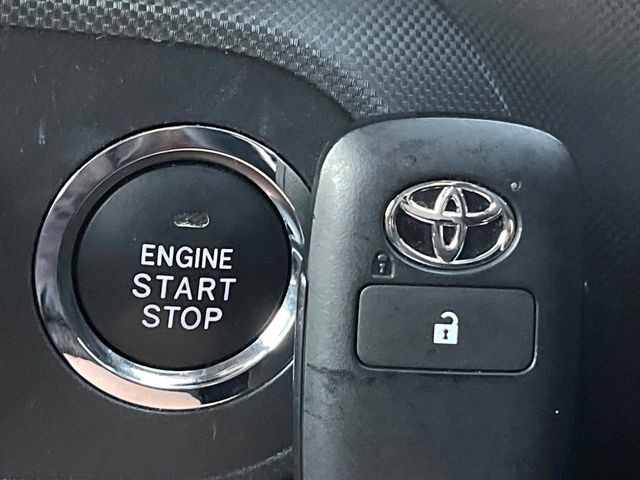 �y�L�[���X�X�^�[�g�V�X�e���z�J�o����|�P�b�g�ɓ��ꂽ�܂܂ł��h�A�̎{���E�������\�ȃX�}�[�g�L�[�𑕔��B�G���W���̃I���E�I�t�����J�M�����o���K�v����������Ƃ��Ă��֗��ł���c