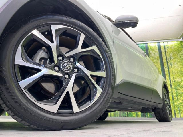 �y����18�C���`�A���~�z�C�[���z�O�ςɃ}�b�`���������A���~�z�C�[���𑕒����Ă���܂��B�e��ЊO�A���~�z�C�[����A�X�^�b�h���X�^�C�����戵�����Ă���܂��B���񂲑��k����������