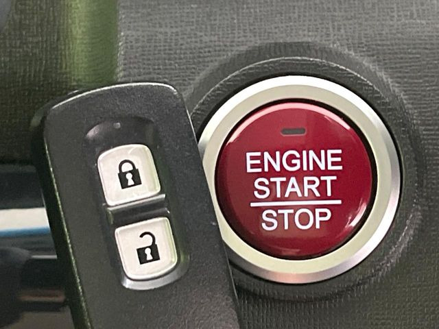 �yHonda�X�}�[�g�L�[�z�J�o����|�P�b�g�ɓ��ꂽ�܂܂ł��h�A�̎{���E�������\�ȃX�}�[�g�L�[�𑕔��B�G���W���̃I���E�I�t�����J�M�����o���K�v����������Ƃ��Ă��֗��ł���