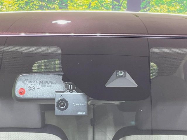 �y�C���e���W�F���g�G�}�[�W�F���V�[�u���[�L�z�t�����g�J�����őO���̎ԗ�����s�҂����m�B�Փ˂������Ȏ��͏Փ˔�Q�y���u���[�L���쓮�A�Փˉ�����T�|�[�g�B�����S�Ƀh���C�u�����y���݂��������܂��B