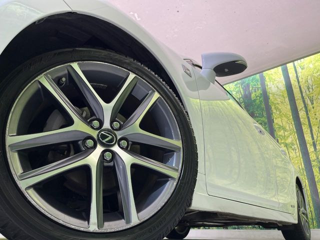 �y����17�C���`�A���~�z�C�[���z�O�ςɃ}�b�`���������A���~�z�C�[���𑕒����Ă���܂��B�e��ЊO�A���~�z�C�[����A�X�^�b�h���X�^�C�����戵�����Ă���܂��B���񂲑��k����������