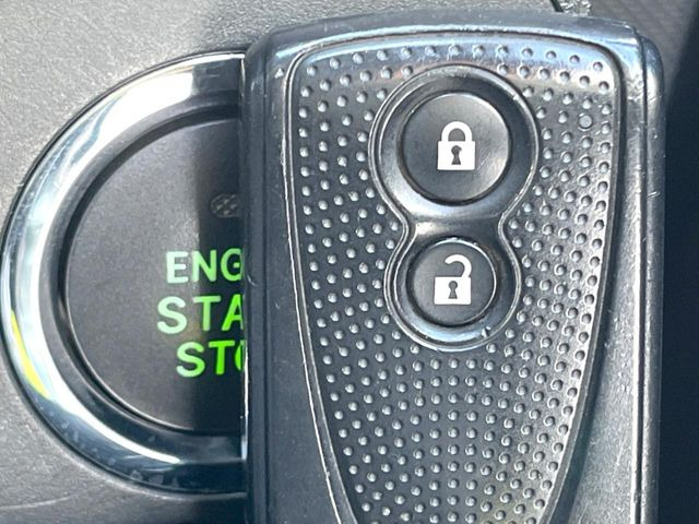 �y�L�[�t���[�V�X�e���z�J�o����|�P�b�g�ɓ��ꂽ�܂܂ł��h�A�̎{���E�������\�ȃX�}�[�g�L�[�𑕔��B�G���W���̃I���E�I�t�����J�M�����o���K�v����������Ƃ��Ă��֗��ł���