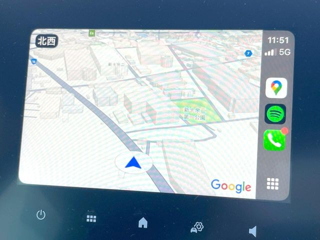 ��Apple Car Play:�X�}�z�Ƃ̗L���ڑ��ŁA�i�r�E�I�[�f�B�I�Đ��ȂǃX�}�z�̃A�v���@�\����ʂł��g����֗��@�\�ł�!