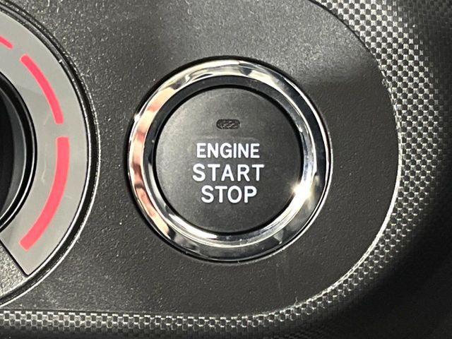 �y�X�}�[�g�L�[�z�J�o����|�P�b�g�ɓ��ꂽ�܂܂ł��h�A�̎{���E�������\�ȃX�}�[�g�L�[�𑕔��B�G���W���̃I���E�I�t�����J�M�����o���K�v����������Ƃ��Ă��֗��ł���