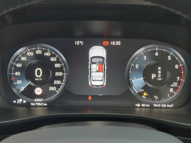 XC40T4 AWD インスクリプション 4WD