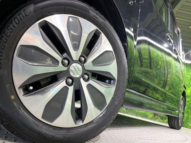 �y����15�C���`�A���~�z�C�[���z�O�ςɃ}�b�`���������A���~�z�C�[���𑕒����Ă���܂��B�e��ЊO�A���~�z�C�[����A�X�^�b�h���X�^�C�����戵�����Ă���܂��B���񂲑��k����������