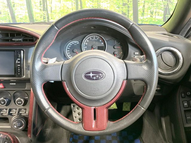 �y�����v�����X�e�A�����O�z�㎿�Ȋv���g�p���邱�ƂŁA��ɂ����������݂ƂĂ��^�]���₷���n���h���ł���