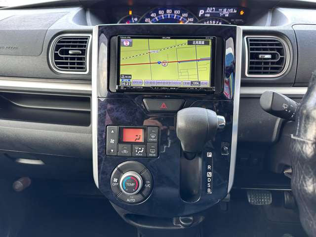 ���i�����ގ��ɑ��삷�郌�o�[�ł��B����̂��₷�����̂ɂȂ��Ă��܂��B���Ј�x�̊����Ă��������B