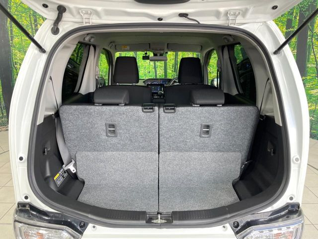 ���i�̂���������ʋ΁A���}���ɏ\���ȉ׎��X�y�[�X���m�ۂ��Ă���܂��B�Z�J���h�V�[�g��|���ƁA�傫�ȉו��̐ύڂ��\�ł���