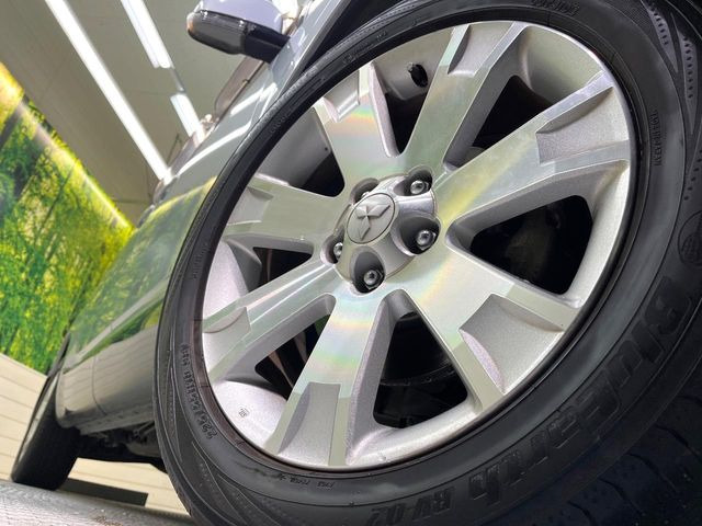 �y�����I�v�V����18�C���`�A���~�z�C�[���z�����I�v�V�����z�C�[���𑕒��B���s���\�̌���ɉ����A�O�ς����X�^�C���b�V���ɂȂ��Ă��܂��B