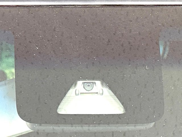 �y�X�}�[�g�A�V�X�g�z���s���ɑO���̎ԗ�����F�����A�Փ˂������Ȏ��͌x��ƃu���[�L�ŏՓˉ���Ɣ�Q�y�����A�V�X�g�B�����S�Ƀh���C�u�����y���݂��������܂��B