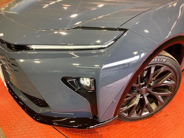 �yLED�w�b�h���C�g�z���V����ԑ��s�����ǍD�Ȏ��E���m�ۂ����S���ĉ^�]�ł��鍂�P�xLED�w�b�h���C�g�𑕔�!�_�����x�������A����d�͂��}�����Ă��܂��B