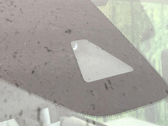 �y�G�}�[�W�F���V�[�u���[�L�z���s���ɑO���̎ԗ�����F�����A�Փ˂������Ȏ��͌x��ƃu���[�L�ŏՓˉ���Ɣ�Q�y�����A�V�X�g�B�����S�Ƀh���C�u�����y���݂��������܂��B