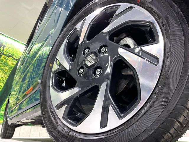 �y����15�C���`�A���~�z�C�[���z�O�ςɃ}�b�`���������A���~�z�C�[���𑕒����Ă���܂��B�e��ЊO�A���~�z�C�[����A�X�^�b�h���X�^�C�����戵�����Ă���܂��B���񂲑��k����������