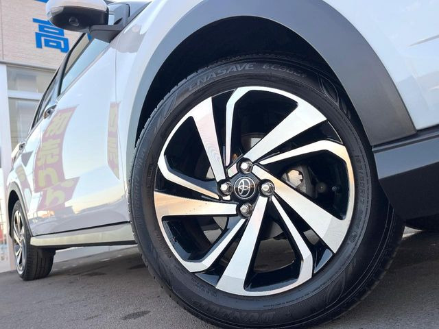 �y�����A���~�z�C�[���z�O�ςɃ}�b�`���������A���~�z�C�[���𑕒����Ă���܂��B�e��ЊO�A���~�z�C�[����A�X�^�b�h���X�^�C�����戵�����Ă���܂��B���񂲑��k����������