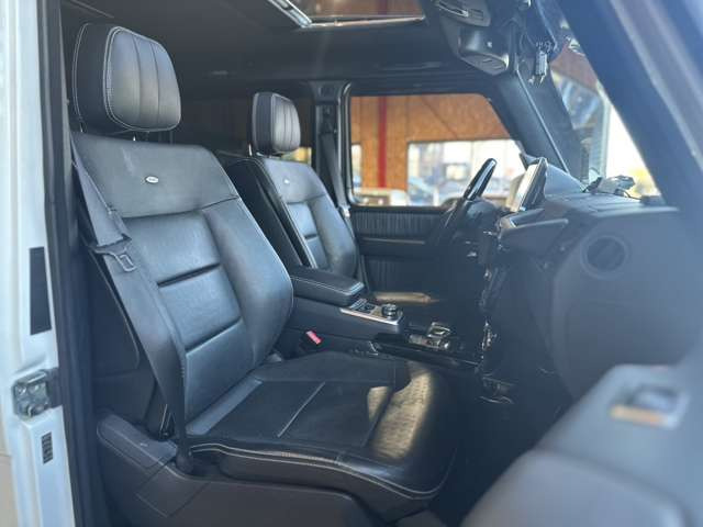 ☆ユーザー買取車!正規ディーラー車!サンルーフ!黒革シート!パワーシート!シートヒーター・クーラー!純正20インチAW!装備充実の1台が入荷しました☆