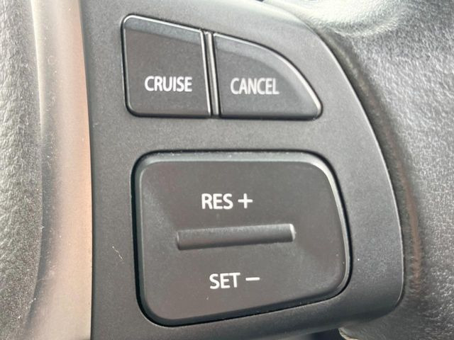 �y�N���[�Y�R���g���[���z�������H�����N���N���s�B�A�N�Z���𗣂��Ă���葬�x�ő��s���ł��A�������^�]���̕��S���y��!�����E�������ȒP�ȃX�C�b�`����Œ����ł��܂��B