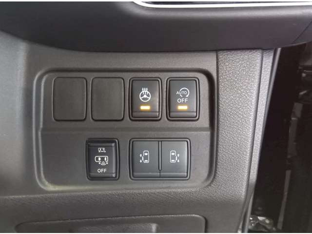 セレナ2.0 ハイウェイスター Vセレクション 4WD