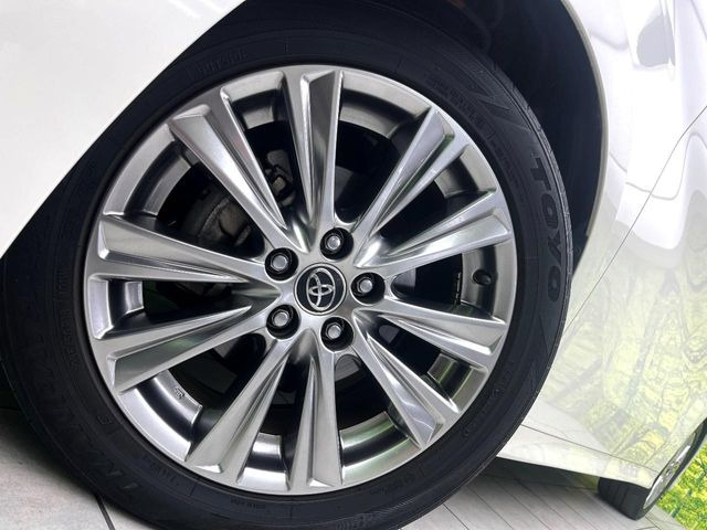 �y����18�C���`�A���~�z�C�[���z�O�ςɃ}�b�`���������A���~�z�C�[���𑕒����Ă���܂��B�e��ЊO�A���~�z�C�[����A�X�^�b�h���X�^�C�����戵�����Ă���܂��B���񂲑��k����������