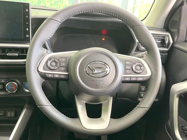 �y�����v�����X�e�A�����O�z�㎿�Ȋv���g�p���邱�ƂŁA��ɂ����������݂ƂĂ��^�]���₷���n���h���ł���