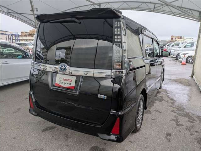 ヴォクシー1.8 ハイブリッド ZS 煌II