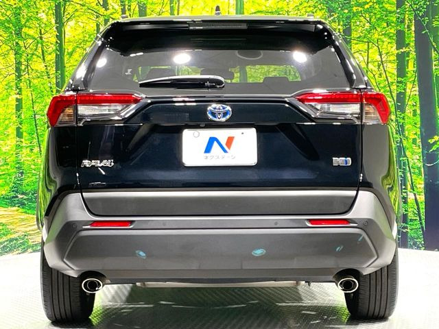 安心の最長10年・走行無制限保証(有償)をご用意。保証内容も充実はもちろん、無料点検&オイル交換や、年中無休の全国・24時間ロードサービスも付帯されておりますのでご安心下さい。