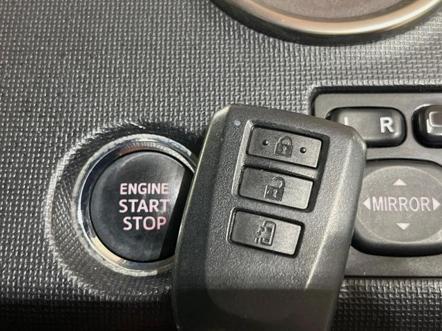 �y�X�}�[�g�L�[�z�J�o����|�P�b�g�ɓ��ꂽ�܂܂ł��h�A�̎{���E�������\�ȃX�}�[�g�L�[�𑕔��B�G���W���̃I���E�I�t�����J�M�����o���K�v����������Ƃ��Ă��֗��ł���