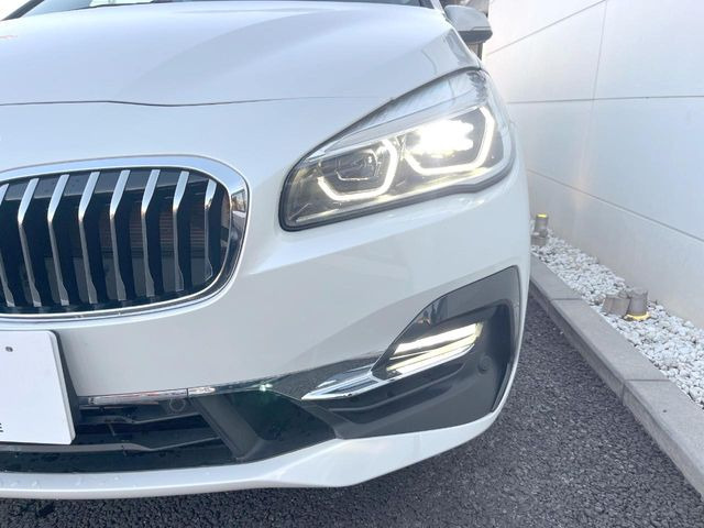 ��LED�w�b�h���C�g:��ԑ��s�����ǍD�Ȏ��E���m�ۂ����S���ĉ^�]�ł��鍂�P�xLED�w�b�h���C�g�𑕔�!�_�����x�������A����d�͂��}�����Ă��܂��B