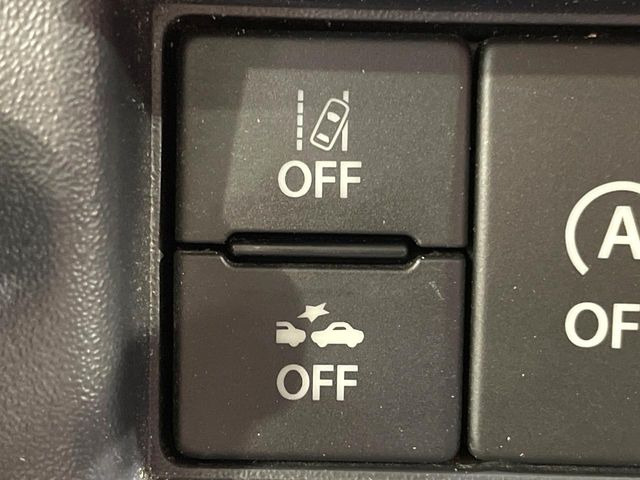 ���s���ɑO���̎ԗ�����F�����A�Փ˂������Ȏ��͌x��ƃu���[�L�ŏՓˉ���Ɣ�Q�y�����A�V�X�g�B�����S�Ƀh���C�u�����y���݂��������܂��B